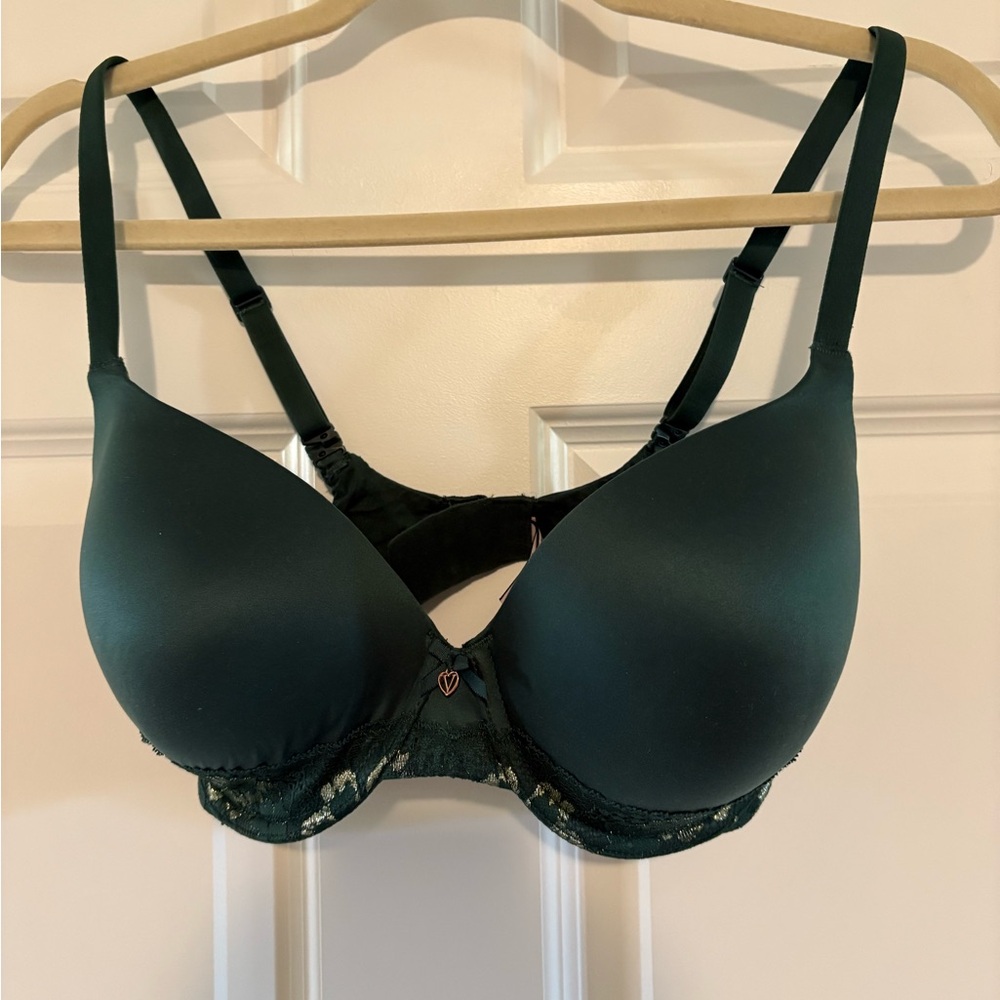Victoria Secret Green Lace Trim Bra